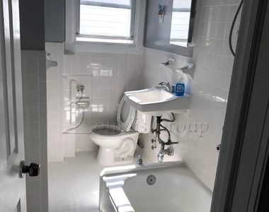 2850 Grand Concourse - Photo Thumbnail 2