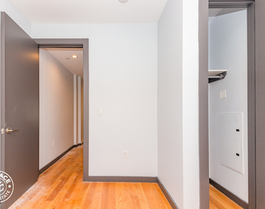 268 Metropolitan Avenue - Photo Thumbnail 10