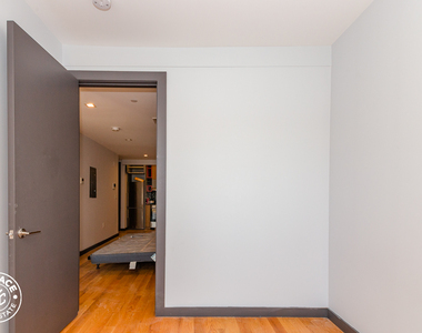 268 Metropolitan Avenue - Photo Thumbnail 5