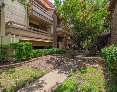 7640 W Greenway Boulevard - Photo Thumbnail 4