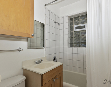 4240 North Clarendon Avenue - Photo Thumbnail 15