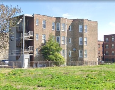 6232 South University Avenue - Photo Thumbnail 1