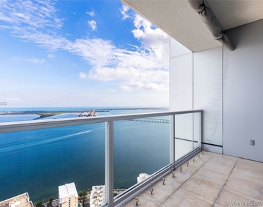 1425 Brickell Ave - Photo Thumbnail 26