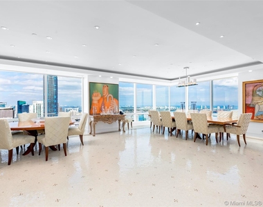 1425 Brickell Ave - Photo Thumbnail 3