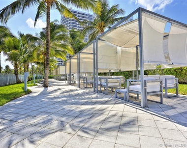 10275 Collins Ave - Photo Thumbnail 18