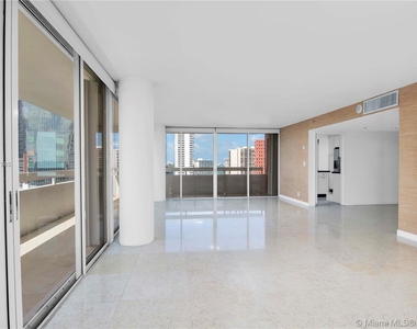 1627 Brickell Ave - Photo Thumbnail 4