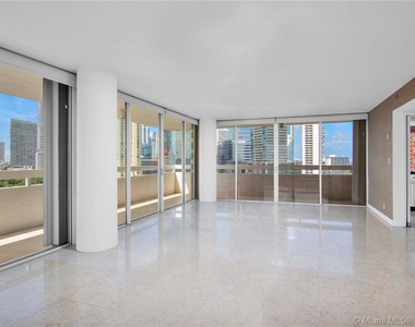 1627 Brickell Ave - Photo Thumbnail 6