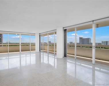 1627 Brickell Ave - Photo Thumbnail 1