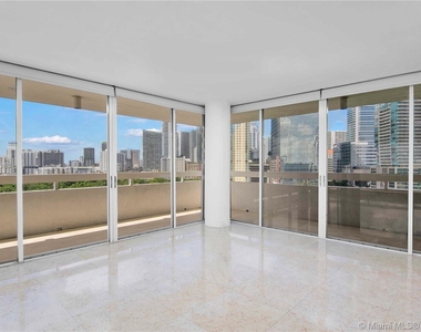 1627 Brickell Ave - Photo Thumbnail 7