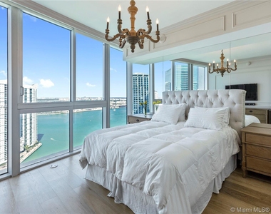 465 Brickell Ave - Photo Thumbnail 13