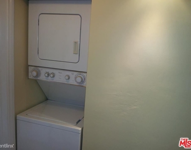 2639 6th St Apt 2 - Photo Thumbnail 6