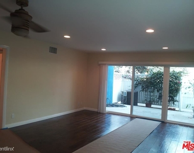 2639 6th St Apt 2 - Photo Thumbnail 0