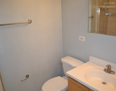 5225 North Ashland Avenue - Photo Thumbnail 8