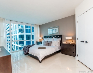 6801 Collins Ave - Photo Thumbnail 25