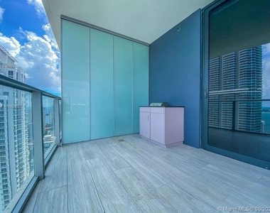 1010 Brickell Ave - Photo Thumbnail 4