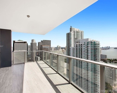 1010 Brickell Ave - Photo Thumbnail 1