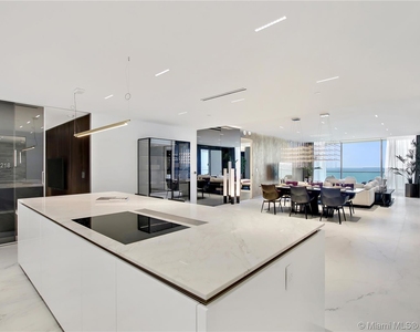 10201 Collins Ave - Photo Thumbnail 46