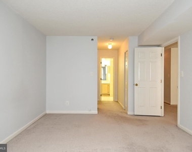 1200 Braddock Pl #206 - Photo Thumbnail 17