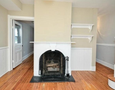 918 Pendleton St #1/2 - Photo Thumbnail 3