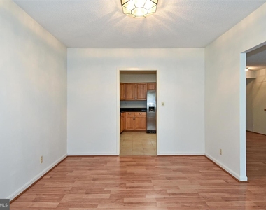 1805 Crystal Dr #913s - Photo Thumbnail 11