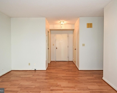 1805 Crystal Dr #913s - Photo Thumbnail 3