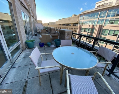 801 Pennsylvania Ave Nw #1006 - Photo Thumbnail 8