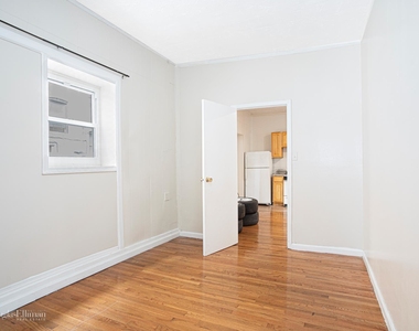 357 Keap St - Photo Thumbnail 2