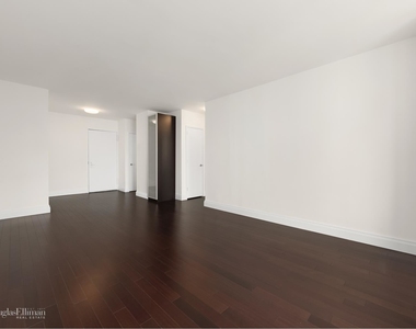 212 East 47th St - Photo Thumbnail 8