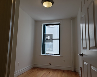 23-15 30 Avenue - Photo Thumbnail 2