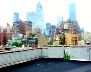 401 West 22nd Street - Photo Thumbnail 4