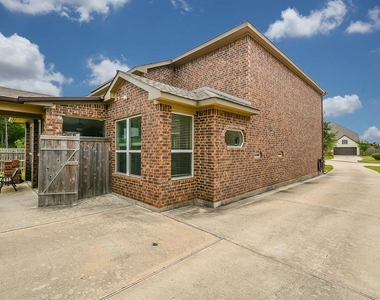 25510 Kearsley Drive - Photo Thumbnail 46