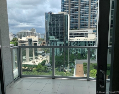 1050 Brickell Ave - Photo Thumbnail 8