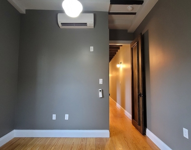 129 Putnam Avenue - Photo Thumbnail 12