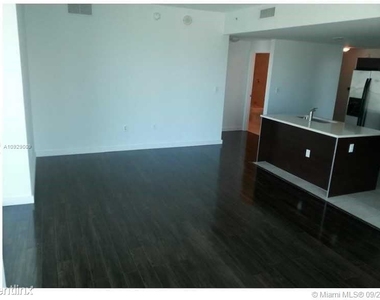 1900 N Bayshore Dr Apt 4002 - Photo Thumbnail 1