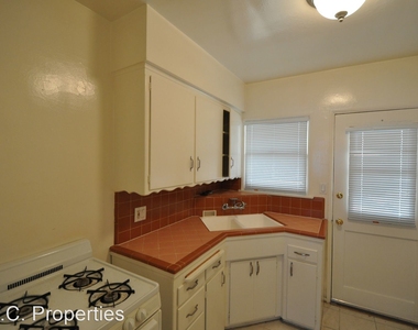 14418 Dickens Street - Photo Thumbnail 2