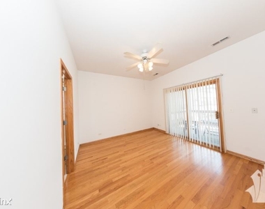 2741 N Southport Ave 2s - Photo Thumbnail 8