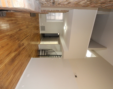 2306 North Clark Street - Photo Thumbnail 11