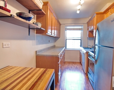 575 Grand St - Photo Thumbnail 7