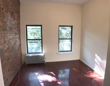 115 Carlton Avenue - Photo Thumbnail 2