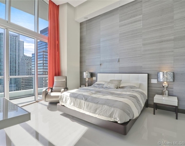 495 Brickell Ave - Photo Thumbnail 6