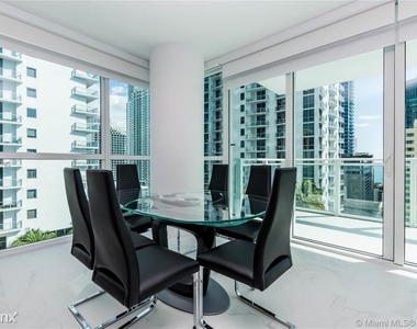 1425 Brickell Ave - Photo Thumbnail 6