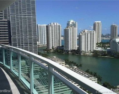 950 Brickell Bay Dr - Photo Thumbnail 0