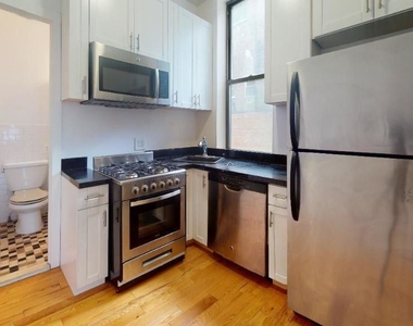 139 West 28th Street - Photo Thumbnail 2