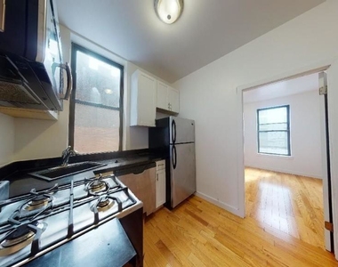 139 West 28th Street - Photo Thumbnail 1