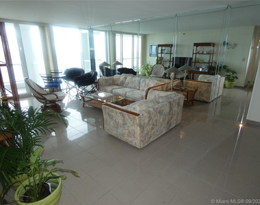 9341 Collins Ave - Photo Thumbnail 2