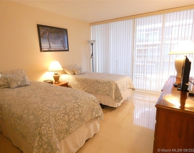 9341 Collins Ave - Photo Thumbnail 13