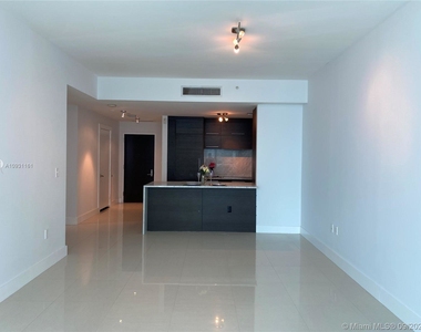 900 Biscayne Blvd - Photo Thumbnail 2