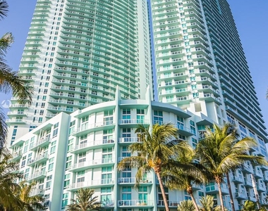 1900 N Bayshore Dr - Photo Thumbnail 1