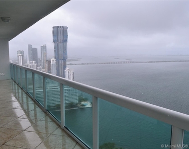 1800 N Bayshore Dr Apt 4107 - Photo Thumbnail 2