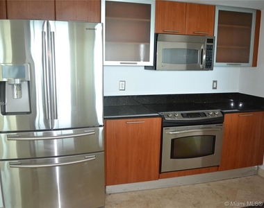 1800 N Bayshore Dr Apt 4107 - Photo Thumbnail 20